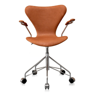 UBRUGT Arne Jacobsen 3217 Alaska Cognac Anillin